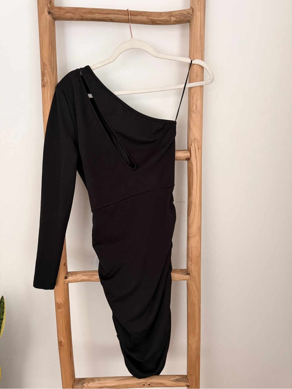 Elegant Black One-Shoulder Dress with Long Sleeve